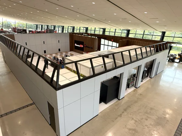 Vue en surélévation de l'enceinte de la Zone des technologies de soudage