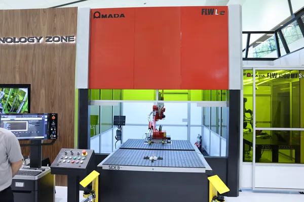 Système de soudage laser à fibre AMADA FLW L2